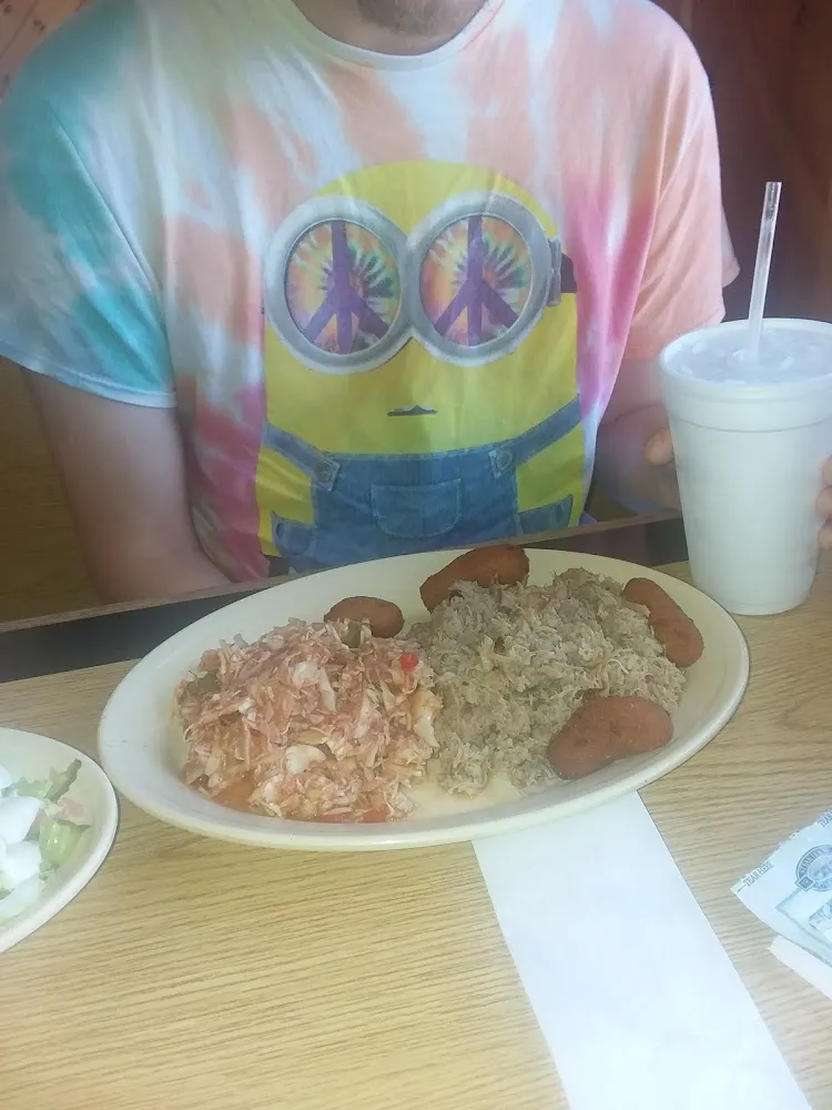 Bbqand Slaw and Tater Tots